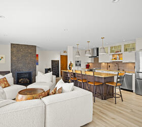 737 Leon Avenue, Unit 1403, Kelowna, BC V1Y 8L6