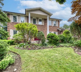 688 Fieldstone Road, Mississauga, ON L5C 3M5