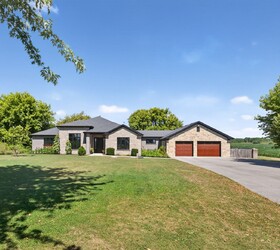 1445 Sunningdale Road West, London, ON N6G 5B6