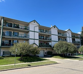 4614 47A Avenue, Unit 401, Red Deer, AB T4N 3R4