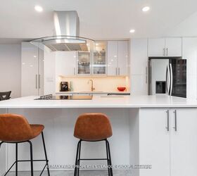 633 Bay Street, Unit 903, Toronto, ON M5G 2G4