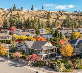 3275 Merlot Court, West Kelowna, BC V4T 2W7