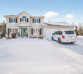 523 Rue Alphee, Dieppe, NB E1A 6W6