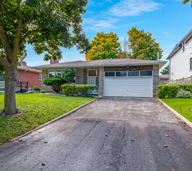 186 Burbank Drive, Toronto, ON M2K 1P4