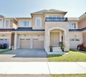 174 Stevenson Crescent, Bradford West Gwillimbury, ON L3Z 4M1