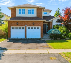 94 Niagara Drive, Oshawa, ON L1G 8A5