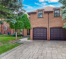 54 Ambrose Road, Toronto, ON M2K 2W9